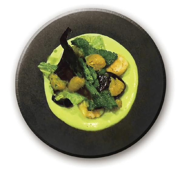 カリフラワーのピューレと紫キャベツと緑キャベツのソテー