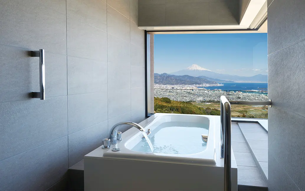 ビューバスを備えたスイートルーム